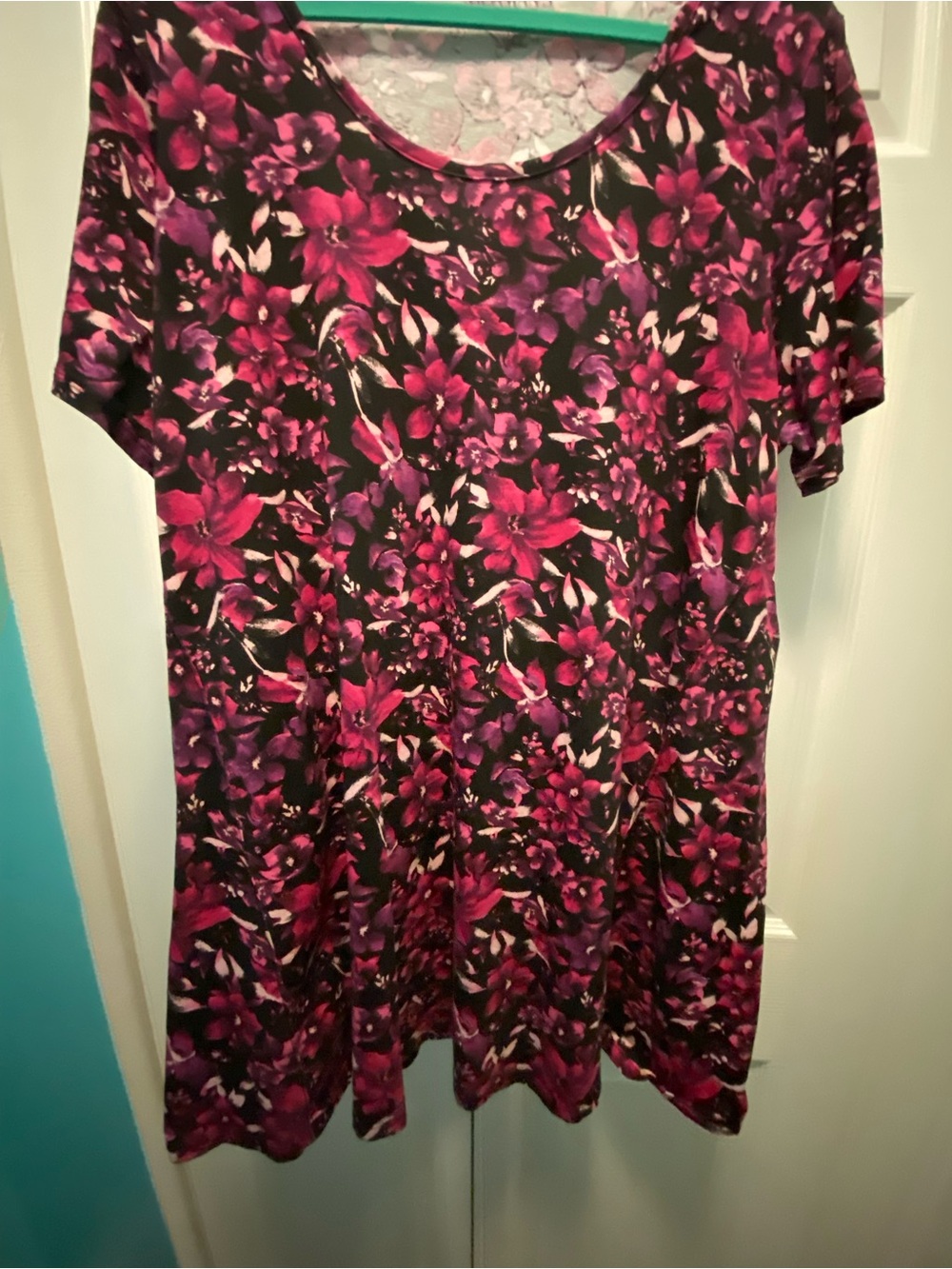 Roaman’s Vibrant Magenta, Pink & Purple Floral Print Tunic /Top 1X